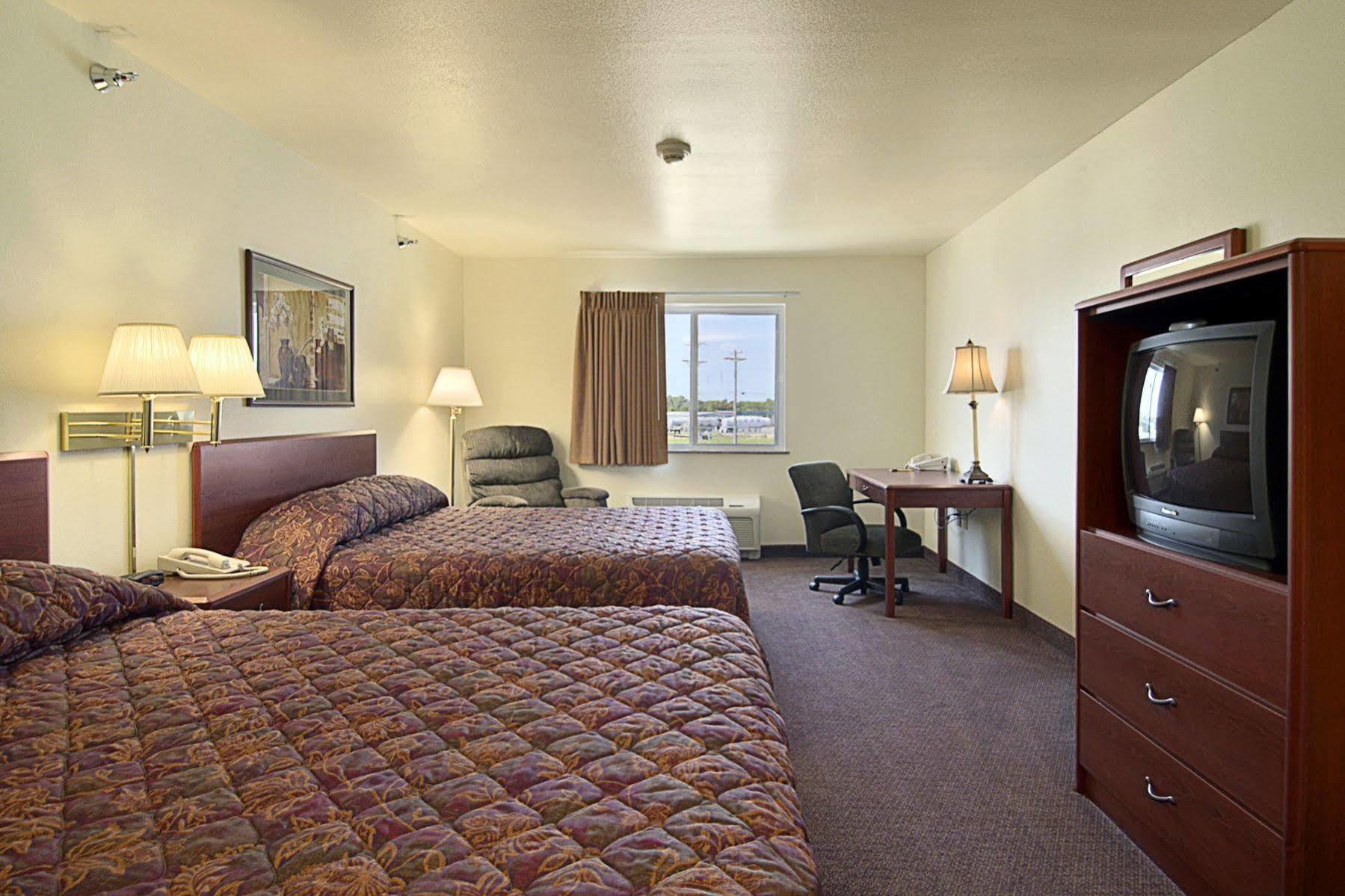 Super 8 By Wyndham Iola Ks Hotell Exteriör bild